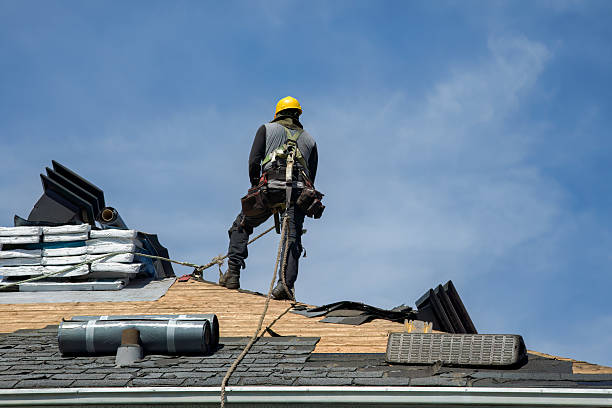 Professional Emergency Roof Repair technician working in Kingston, NH